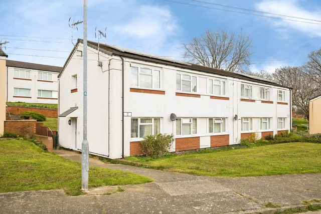Derwent Crescent, Wrexham, LL12, photo 1