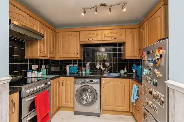 Hay Leaze, Yate, BS37, photo 3