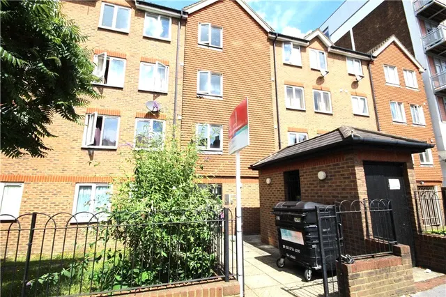 Mayday Road, Thornton Heath, CR7, photo 1