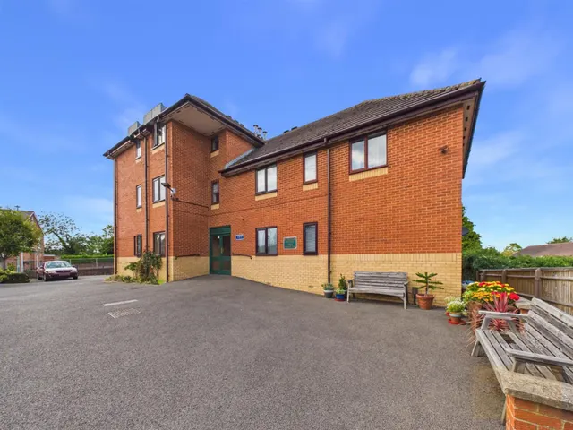 Albemarle Road, Churchdown, GL3, photo 1
