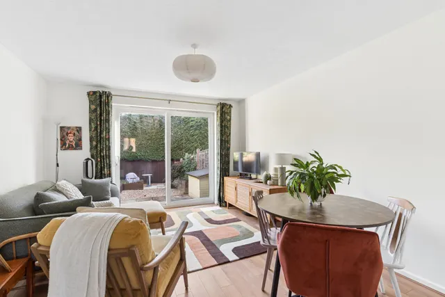 Greensward, Bushey, WD23, photo 1