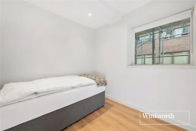 Shakespeare Road, London, N3, photo 2