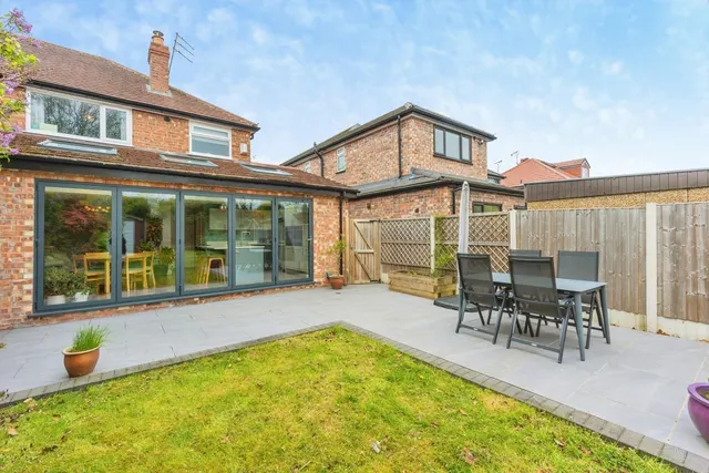 Photo 2 — Ludford Grove, Sale, Greater Manchester, M33