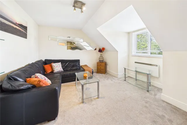 Chapel Lane, Farnborough, GU14, photo 2