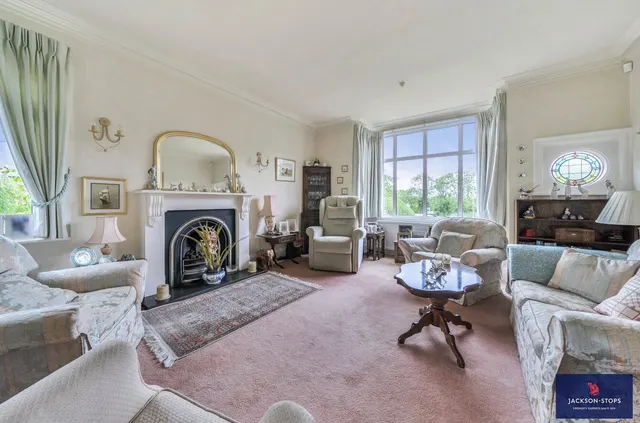 Northampton Road, Earls Barton, NN6, photo 1