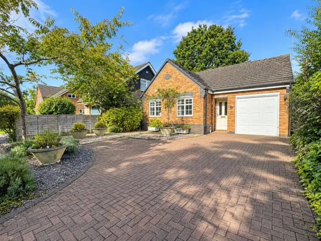 Wellington Drive, Cannock, photo 1