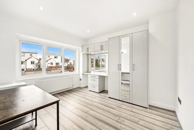 Photo 3 — 3 bedroom house for SHARERS (HMO licence) Court Way, London W3 0PZ