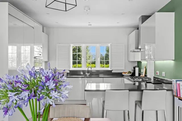 Chapel Drive, Aston Clinton, HP22, photo 3