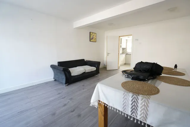 Photo 3 — Manser Road, Rainham, Essex, RM13 8NL