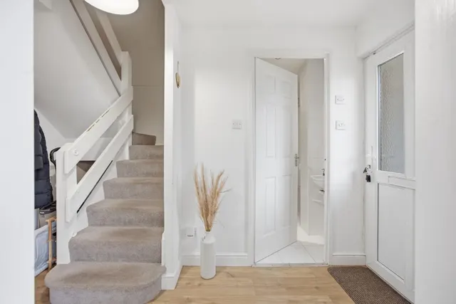 Photo 2 — Gorlangton Close, Bristol