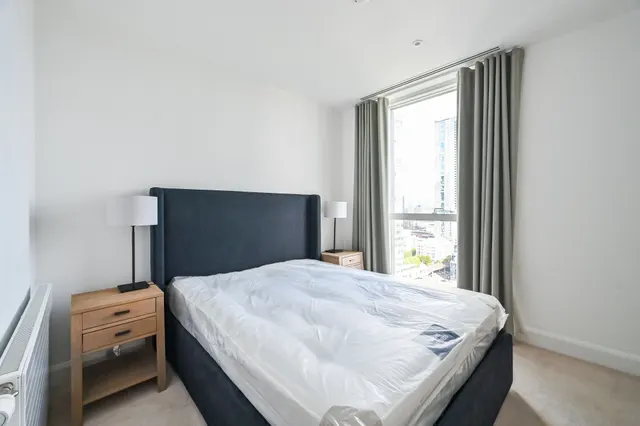 Photo 3 — Flat 1903, Sirocco Tower, LONDON