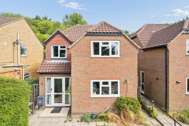 Carrington Road, High Wycombe, HP12, photo 1