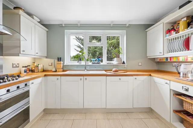 Carrington Road, High Wycombe, HP12, photo 2