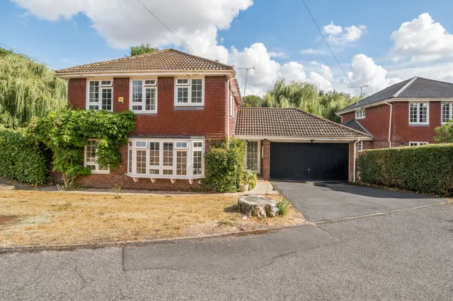 The Binghams, Maidenhead, SL6, photo 1