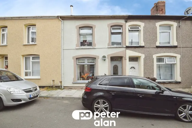 Jones Street, New Tredegar, NP24, photo 1