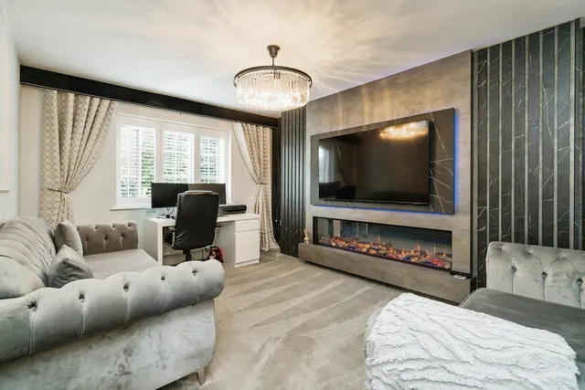 Hewlett Way, Westhoughton, BL5, photo 2