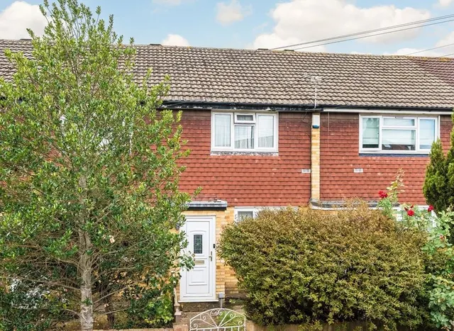 Wellington Road South, Hounslow, TW4, photo 1