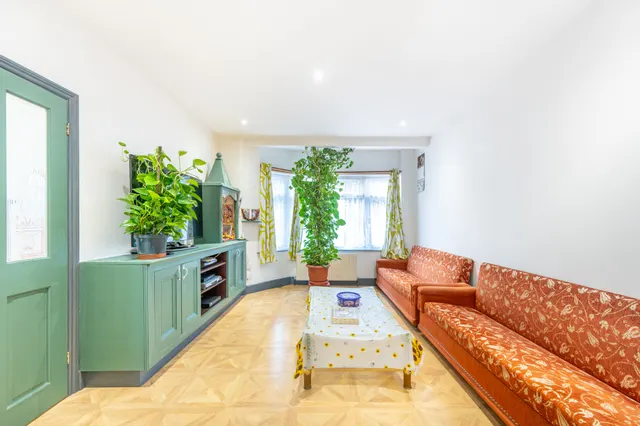 Photo 2 — 85 Bridgewater Road, Wembley
