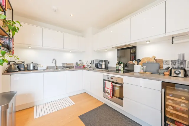 Photo 3 — Flat 601, Hawkshaw Court, LONDON