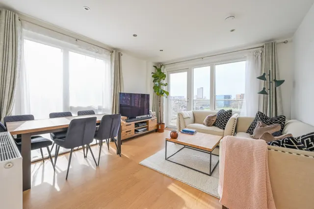 Photo 2 — Flat 601, Hawkshaw Court, LONDON