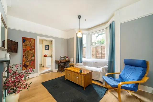 Maldon Road, W3, photo 2