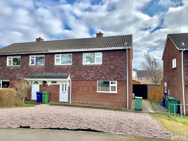 Moss Road, Cannock, WS11, photo 1