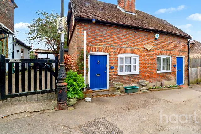 Pleasant View Place, Orpington, BR6, photo 1