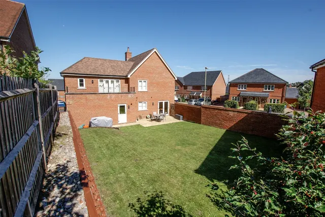 Photo 2 — Dunnett Close, Hartley Wintney, Hook, RG27 8FE