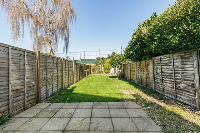 Photo 3 — Swaffield Road, Earlsfield, London, SW18