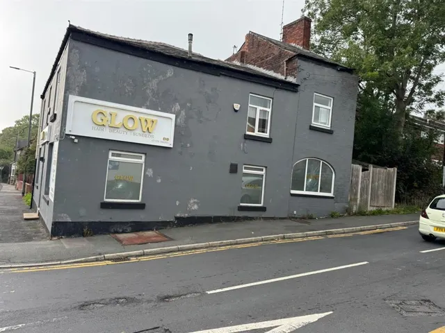 Wakefield Road, Stalybridge, SK15, photo 2