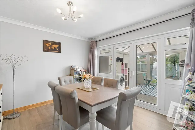 Thorncroft, Hornchurch, RM11, photo 2