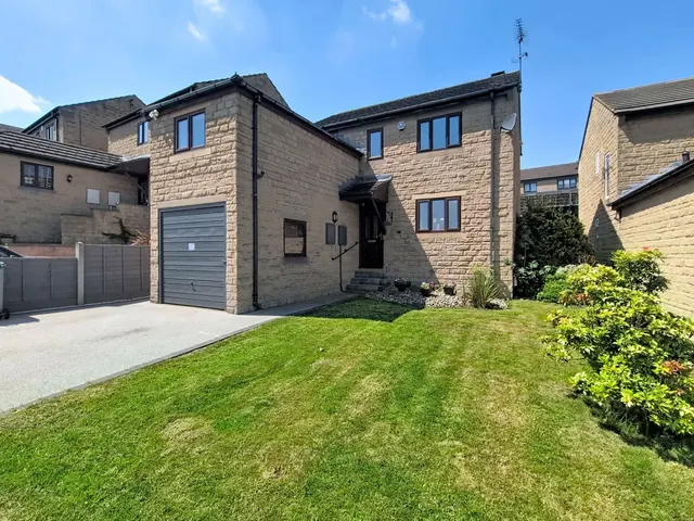 West End Drive, Cleckheaton, BD19, photo 1