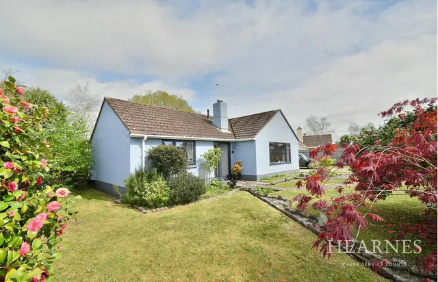 Larks Close, BH22, photo 1
