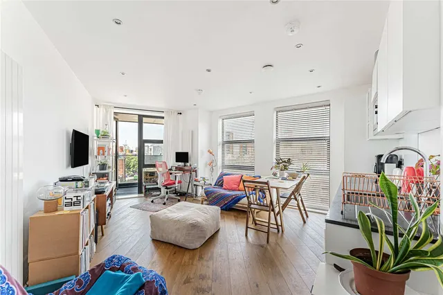 Photo 2 — Esker Place, London, E2 9FH