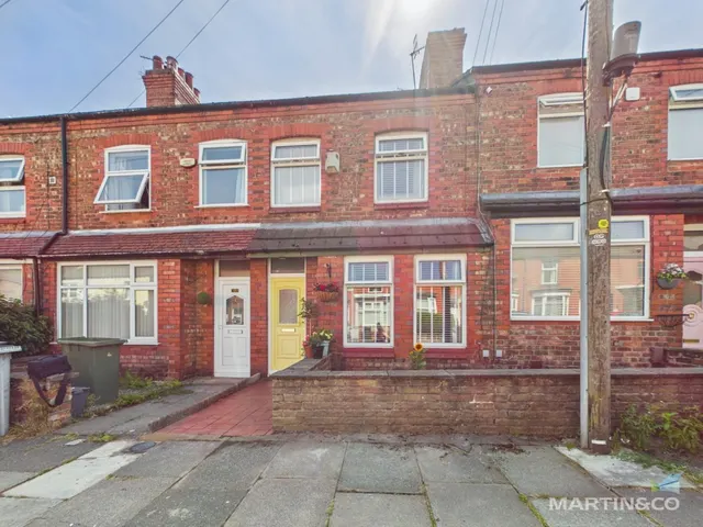 Photo 2 — Oakleigh Grove, Bebington