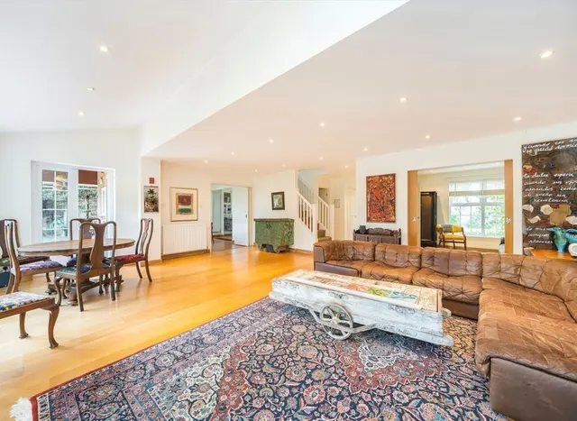 Photo 2 — Peregrine Way, Wimbledon Village, SW19