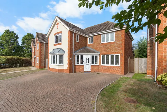Bryant Road, Taw Hill, SN25, photo 1