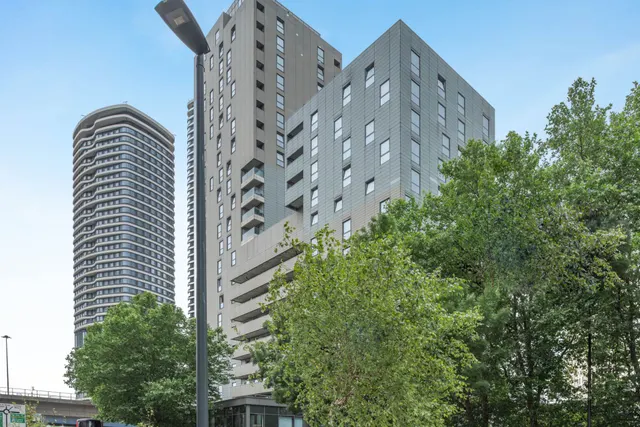 Photo 2 — Preston Road, Canary Wharf, E14 9EX