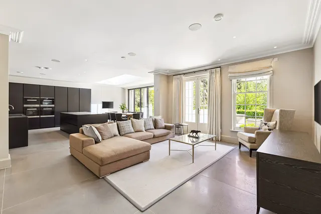 Princes Drive, Oxshott, KT22, photo 1