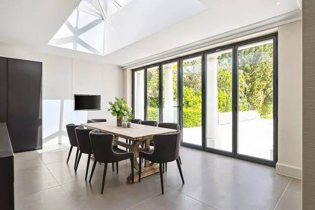 Princes Drive, Oxshott, KT22, photo 3