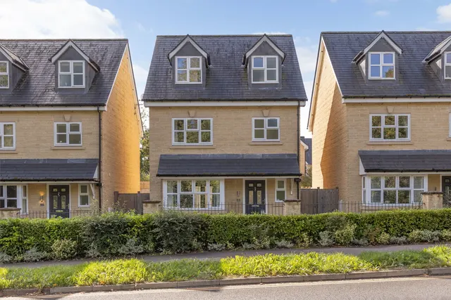 Neston Gardens, Neston, SN13, photo 1