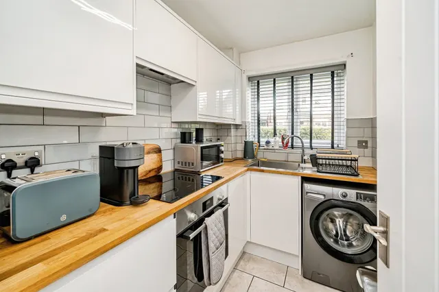 Holly Drive, Aylesbury, HP21, photo 3