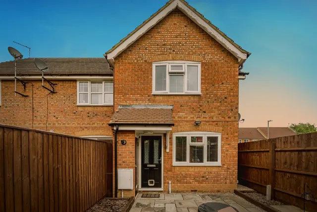 Holly Drive, Aylesbury, HP21, photo 1