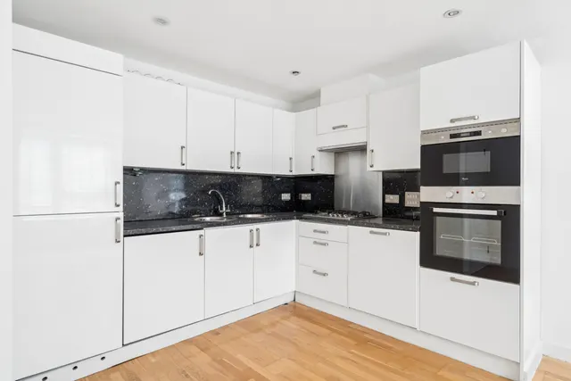 Photo 3 — Brunel Court, 22 Aldenham Road, Watford, WD19 4FR