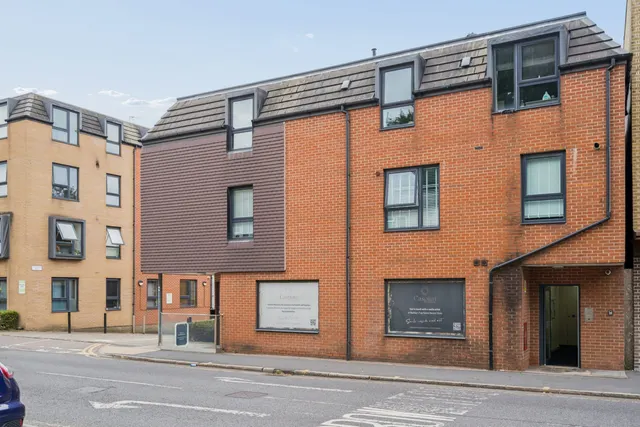 Brunel Court, 22 Aldenham Road, Watford, WD19 4FR, photo 1