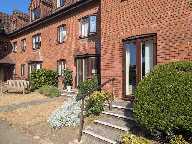 Chelmsford Road, Shenfield, CM15, photo 1