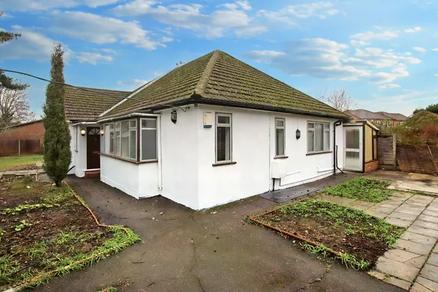 Photo 2 — Woodmere Avenue, Croydon, Croydon, CR0 7PB