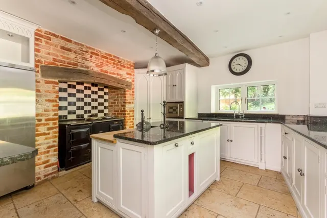Underwood Road, Caterham, CR3, photo 3