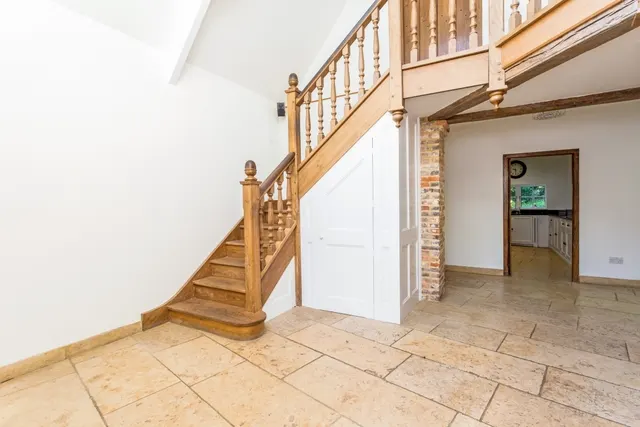 Underwood Road, Caterham, CR3, photo 2