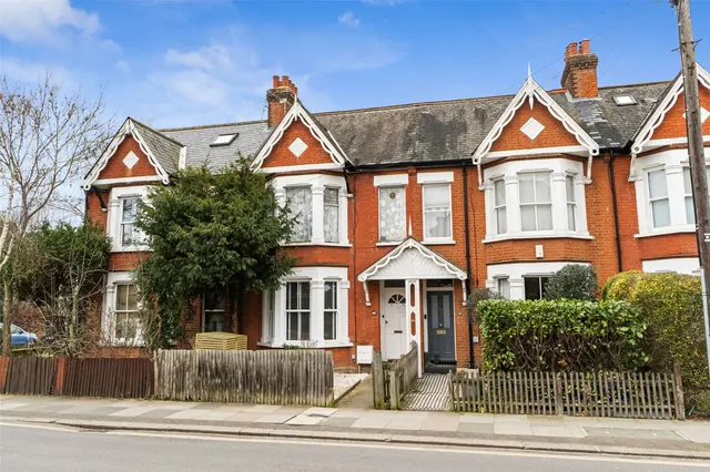 2 bedroom flat — Percy Road, Hampton,, TW12 2LD